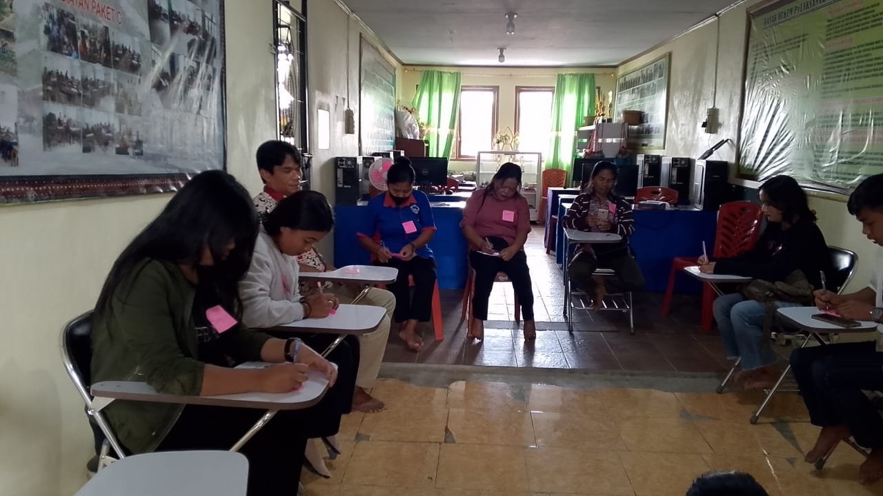 Suasana belajar Kelas Paket C PKBM Sinar Kasih