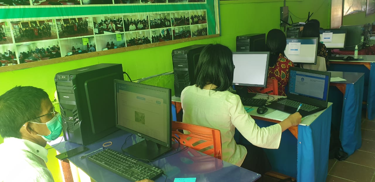 Laboratorium Komputer PKBM Sinar Kasih — perangkat pendukung pembelajaran